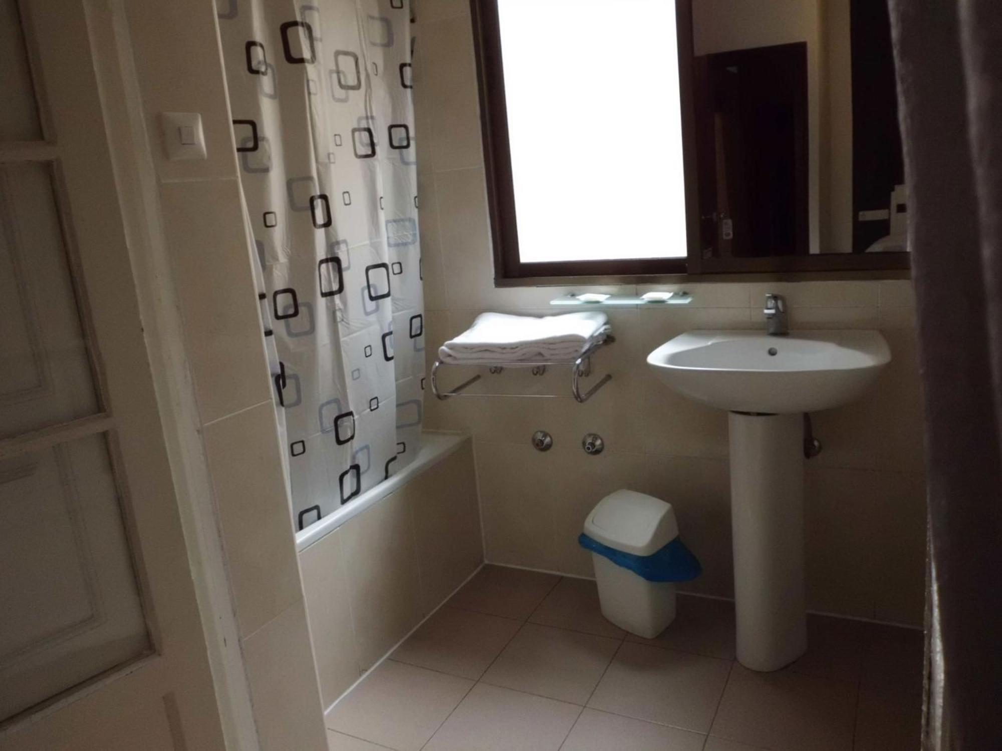 Hostal Lima Valladolid Exteriér fotografie