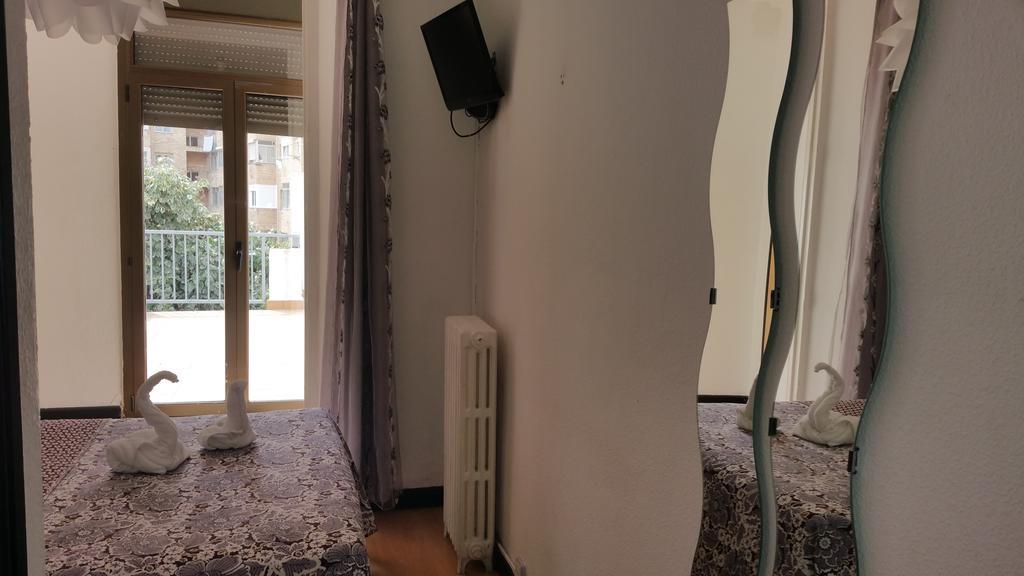 Hostal Lima Valladolid Exteriér fotografie