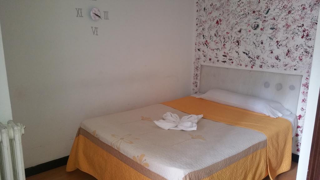 Hostal Lima Valladolid Exteriér fotografie