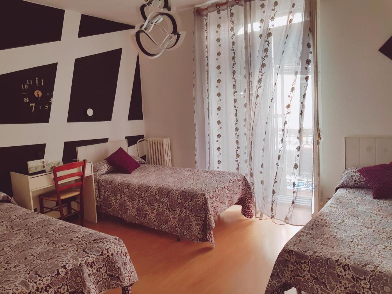 Hostal Lima Valladolid Exteriér fotografie